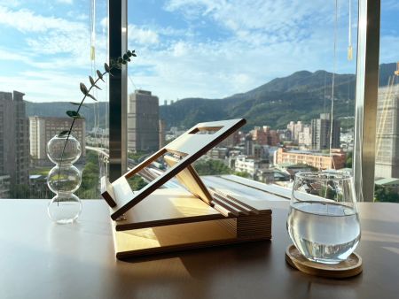 Soporte de madera para laptop